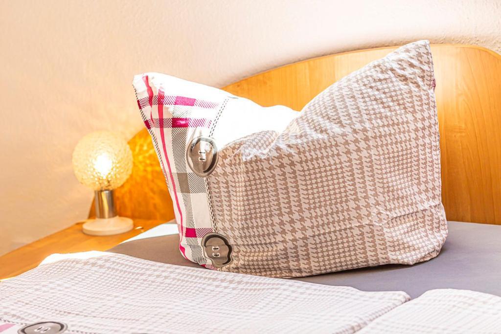 Ferienwohnung Am Walnussbaum Parchtitz ภายนอก รูปภาพ
